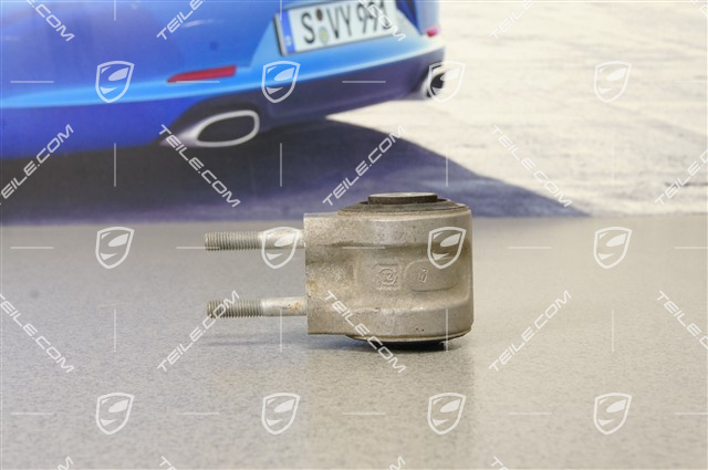GT4 Control arm bearing flange, front, L=R