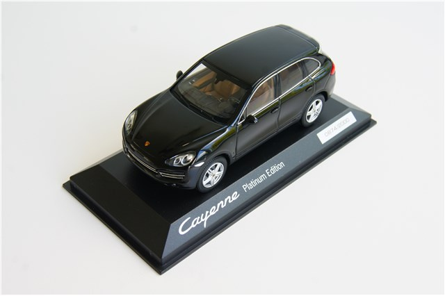 Porsche Cayenne Platinum, 1:43
