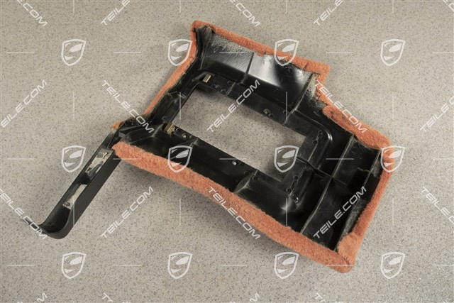 Tapicerka osłona puszki bezpieczników, Dywan w kolorze czerwonym