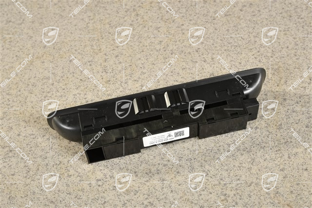 Przyciski otwierania pokrywy bagażnika i pokrywy silnika