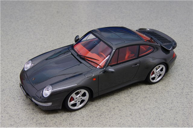 GT Spirit - Porsche 911 (993) Turbo, grau Met., Maßstab 1:18