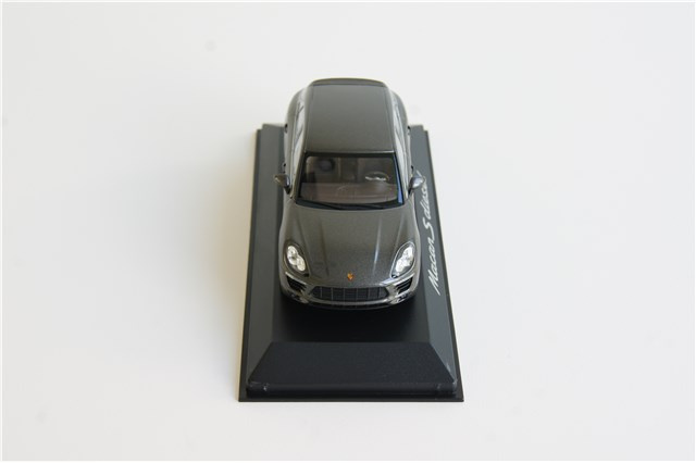 Model Porsche Macan S Diesel, skala 1:43