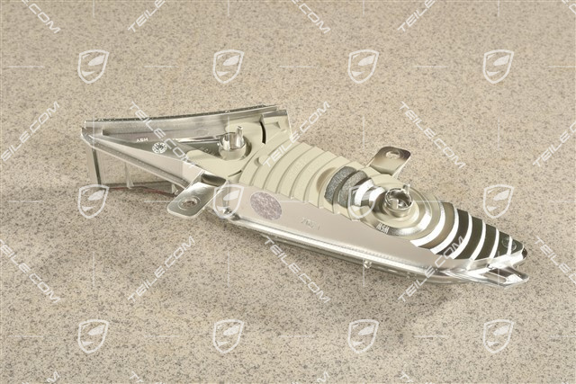 Seitenblinkleuchte, verbreiterte Radlaufabdeckung, R