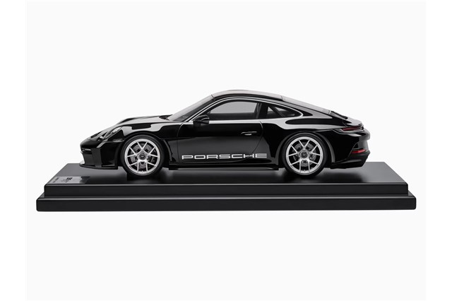 Porsche 911 S/T (992), czarny/czarny, skala 1:12, edycja limitowana / 100 szt.