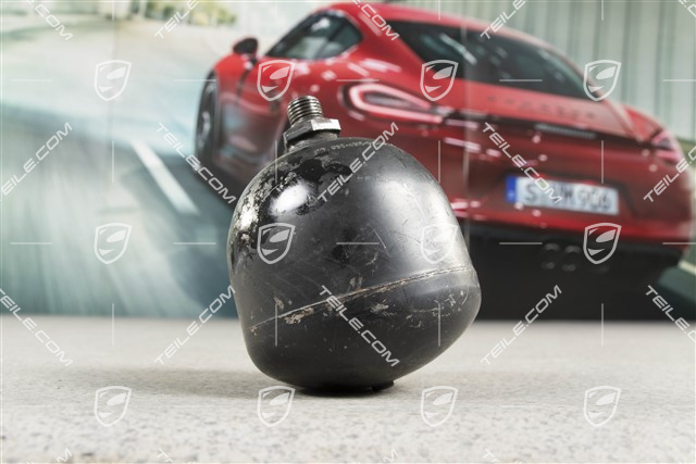 Clutch master cylinder pressure accumulator / Turbo