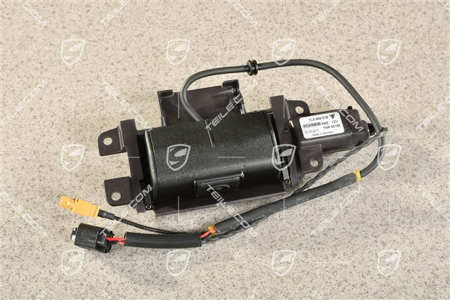 Reversing camera, module