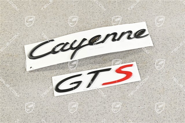 Schriftzug / Logo „Cayenne GTS“ in Schwarz mit rotem S