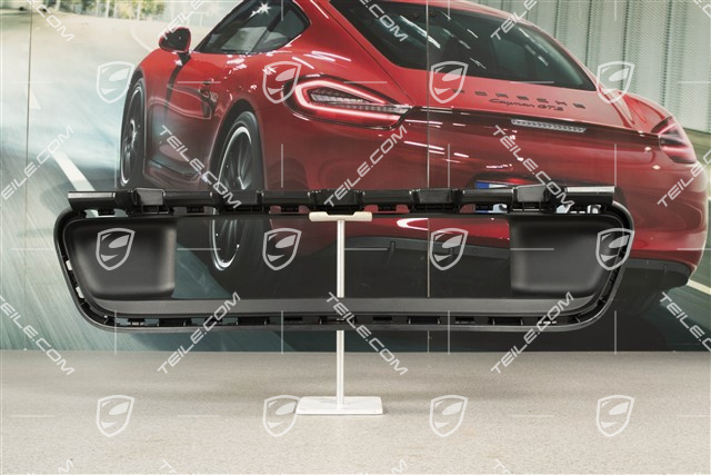 Wlot powietrza przedniego zderzaka / kratka środkowa