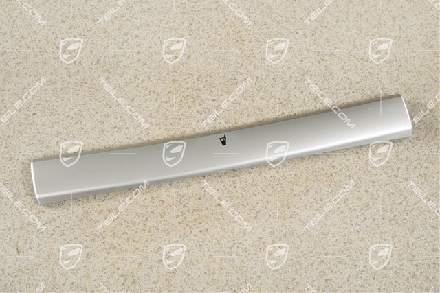 Dekor / listwa ozdobna kokpitu uchwytu na kubki, środkowa, LHD, Galvano silver