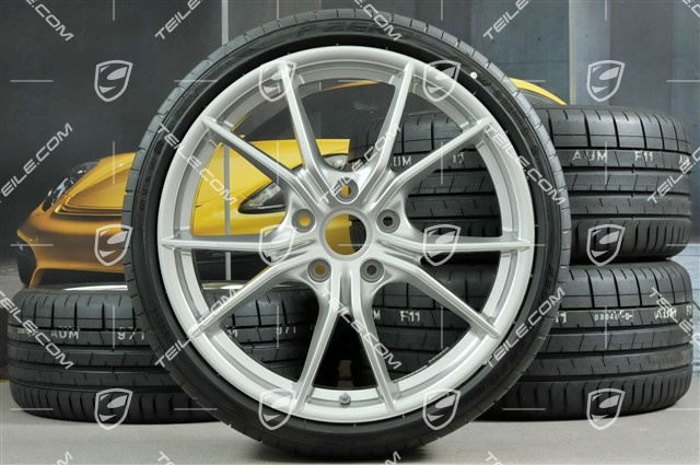 20" Carrera S Sommerräder Satz, Felgen 8J x 20 ET57 + 10J x 20 ET45 + Pirelli Sommerreifen 235/35 ZR20 +265/35 ZR20, silbern, mit RDK-Sensoren