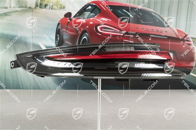 Lampa tylna, ciemna / czarna, część zewenętrzna, L