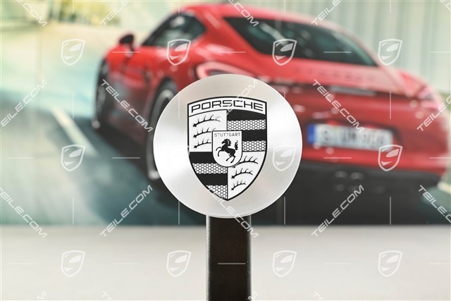 Hub cap, concave, crest monochrome