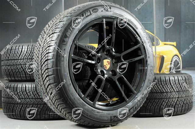19" Winterräder Satz "Panamera", Felgen 9J x 19 ET64 + 10,5 J x 19 ET62 + NEUE Michelin Pilot Alpin 4 Winterreifen 265/45 R19 + 295/40 R19, in Schwarz Hochglanz