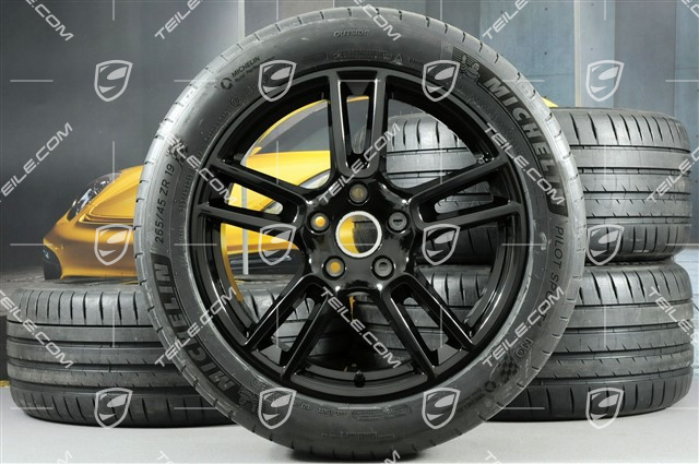 19" Sommerräder Satz "Panamera", Felgen 9J x 19 ET64 + 10,5 J x 19 ET62 + Michelin Sport 4 Sommerreifen 265/45 R19 + 295/40 R19, in Schwarz