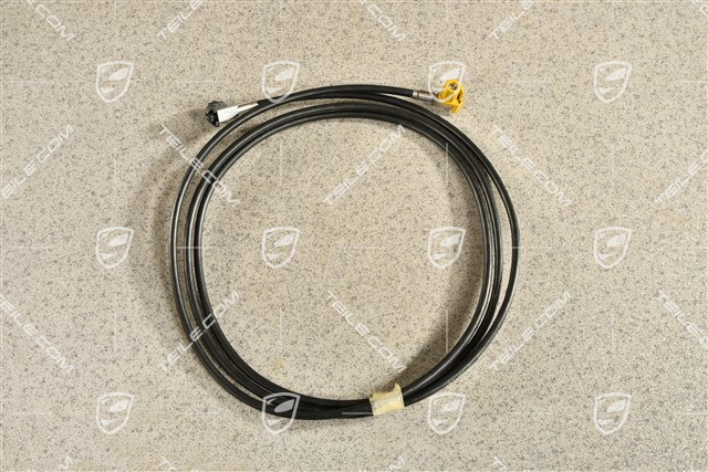 Multimedia interface connecting wire