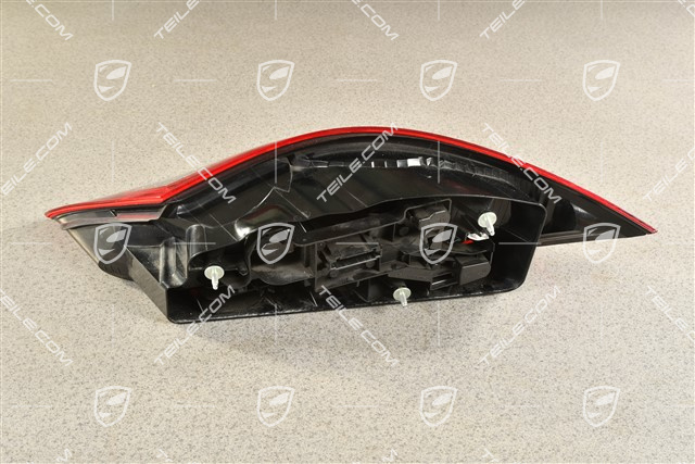 Rear light housing (without bulb socket), red/white, L