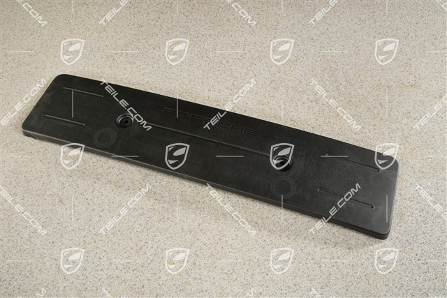 Spyder, Podstawa tablicy rejestracyjnej przedniego zderzaka