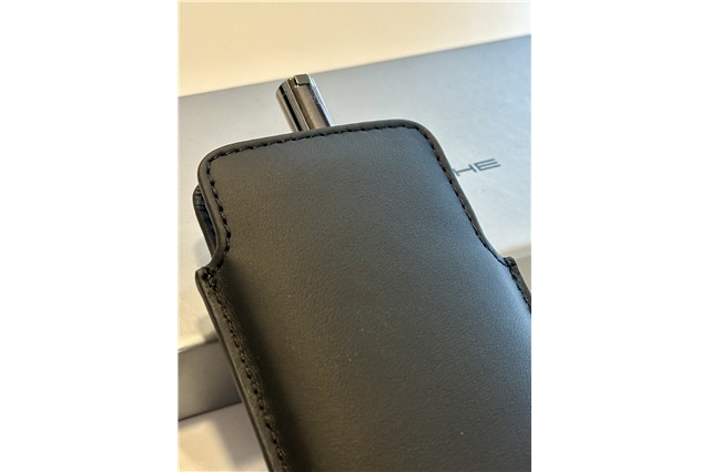 Multifunktionale Ledertasche für den 918 Spyder