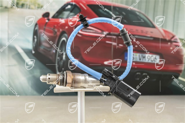 Oxygen sensor, in front of catalytic converter