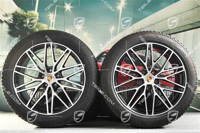 21" Winterräder RS Spyder Design Satz, Felgen 9,5J x 21 ET46 + 11,0J x 21 ET58 + Winterreifen Pirelli 285/45 R21 + 305/40 R21, mit Reifendruckkontrollsystem, schwarz hochglänzend, Bj./DOT 2024, 6-7mm