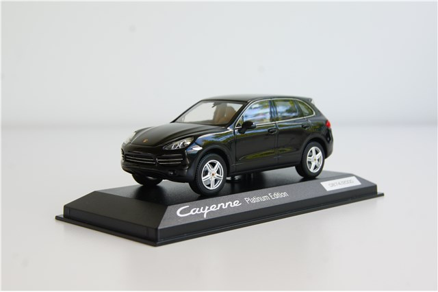 Porsche Cayenne Platinum, 1:43