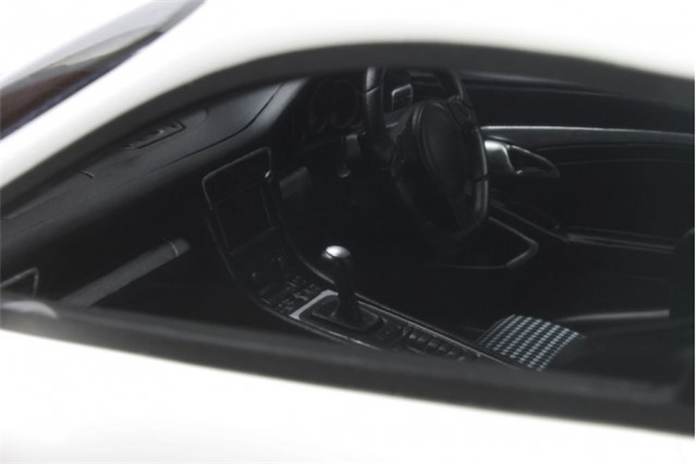 GT SPIRIT Porsche RUF 911 (991) RGT 2015, white, scale 1:18