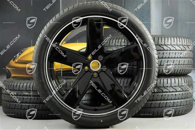 21" "Sport Classic" czane (wysoki połysk) koła letnie komplet, felgi 9J x 21 ET26 + 10J x 21 ET19, opony Pirelli PZero 265/40 R 21 + 295/35 R 21, z czujnikami ciśn.