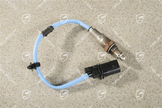 Oxygen sensor, in front of catalytic converter