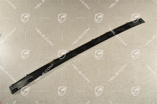 Rear spoiler, cover panel