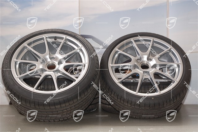 19" Boxster Spyder Sommerräder Satz, silbern, 10J x 19 ET42 + 8,5J x 19 ET55 + GoodYear Reifen, ca. 1.000 Km