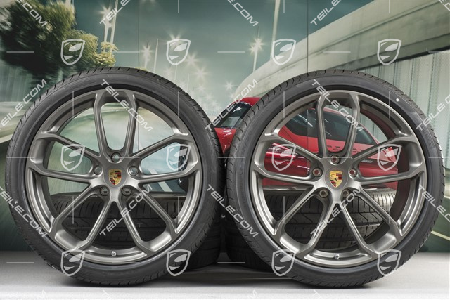 22" Cayenne Coupé GT Sommerräder Satz, Felgen 10J x 22 ET48 + 11,5J x 22 ET52 + Pirelli P Zero Sommerreifen 285/35 R22 + 315/30 R22, mit RDK-Sensoren