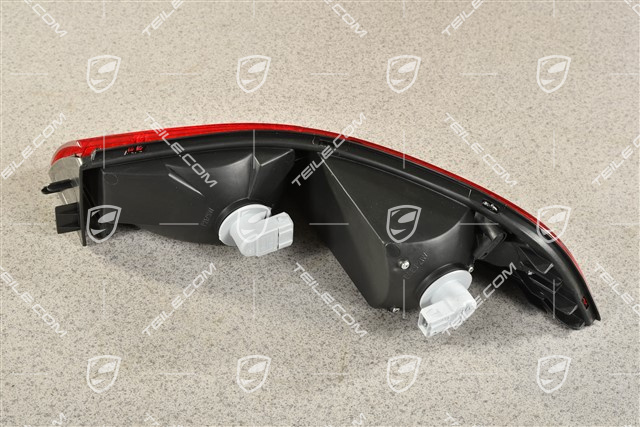 Lampa tylna, czerwona, L (pęknięcie)