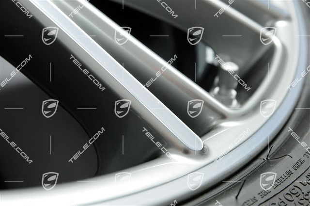 20" Koła zimowe, komplet "Exclusive Design", felgi 9,5 J x 20 ET71 + 10,5 J x 20 ET71 + opony zimowe Michelin Pilot Alpin 4 275/40 R20 + 315/35 R20, srebrna platyna