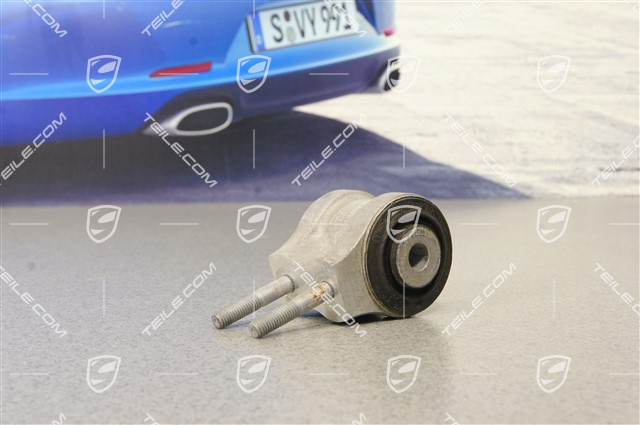 GT4 Control arm bearing flange, front, L=R