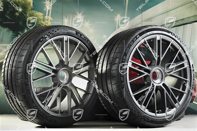 21" Panamera Turbo S Sommerräder Satz, mit Zentralverschluss, Felgen 9,5J x 21 ET71 + 11,5J x 21 ET69 + Michelin Pilot Sport S5 Sommerreifen 275/35 R21 + 325/30 R21, dark silver