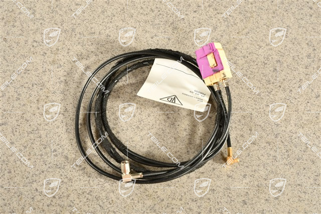 Connection cable between aerial amplifier and control unit, R