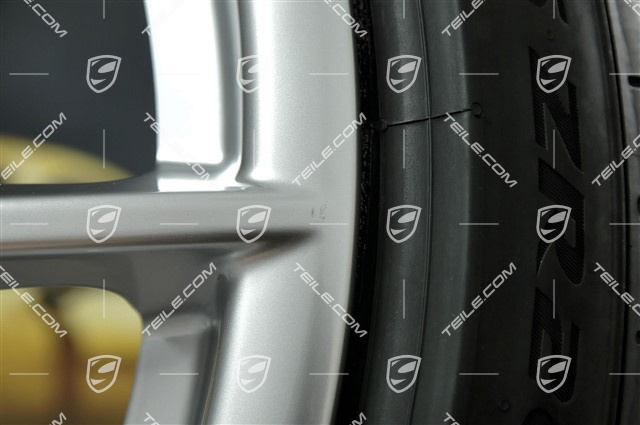 20" Carrera S Sommerräder Satz, Felgen 8J x 20 ET57 + 10J x 20 ET45 + NEUE Pirelli Sommerreifen 235/35 R20 + 265/35 R20, silbern, mit RDK-Sensoren