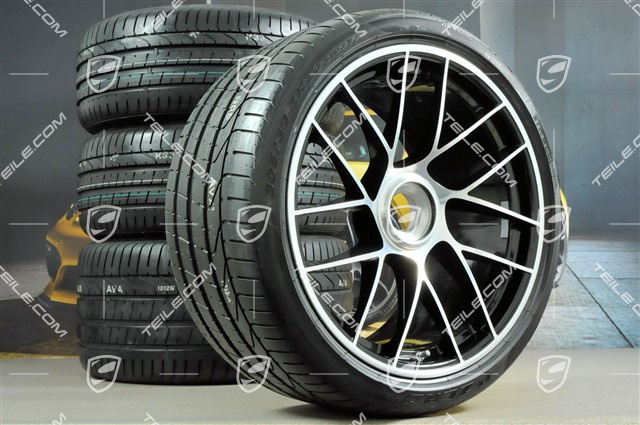 20-inch wheel set Turbo Sport III, central lock, rims 9J x 20 ET51 + 11,5J x 20 ET56 + Pirelli summer tyres 245/35 ZR20 + 305/30 ZR20, black