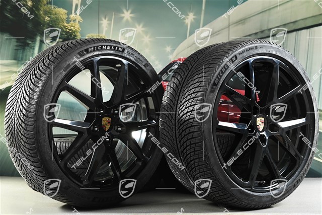 21" Panamera SportDesign Winterräder Satz, Felgen 9,5J x 21 ET71 + 10,5J x 21 ET71 + NEUE Michelin Pilot Alpin 5 Winterreifen 275/35 R21 + 315/30 R21, Schwarz Hochglanz