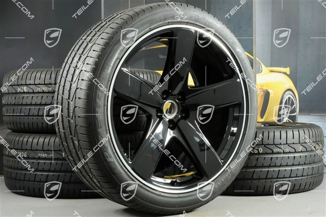 21" "Sport Classic" czane (wysoki połysk) koła letnie komplet, felgi 9J x 21 ET26 + 10J x 21 ET19, opony Pirelli PZero 265/40 R 21 + 295/35 R 21, z czujnikami ciśn.