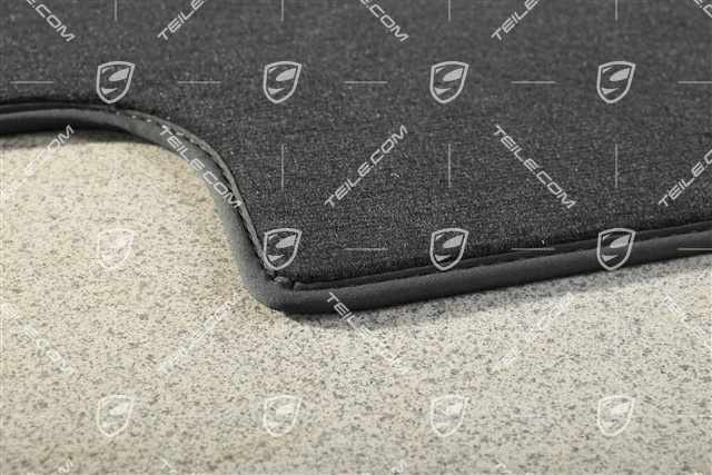 Car mats, set of 4, black (without "PORSCHE" lettering)
