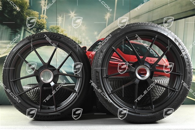 20"+21" Carrera GTS Winterrädersatz mit Zentralverschluss, Felgen 8,5J x 20 ET50 + 11J x 21 ET82 + Michelin Winterreifen 245/35 R20 + 305/30 R21, mit RDK-Sensoren, Antrazitgrau, Laufleistung nur 100 Km