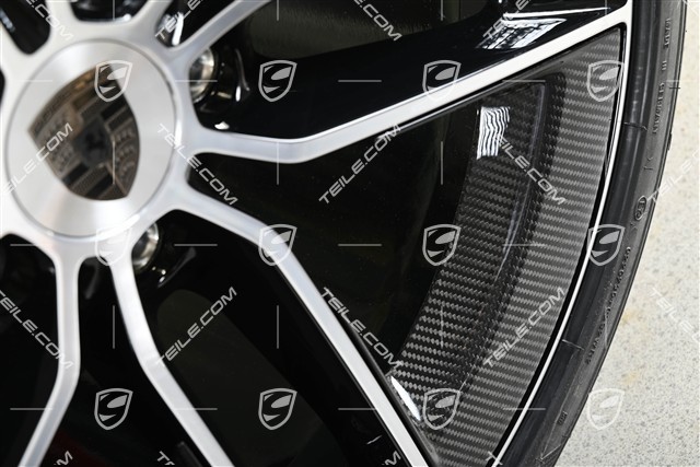 20+21" Koła letnie Carrera Exclusive Design CARBON, felgi 8,5J x 20 ET50 + 11,5J x 21 ET79, opony letnie Goodyear "EAGLE F1 SuperSport R" 245/35 R20 + 315/30 R21, Dark Silver satynowy półmat, z osłonami Carbon