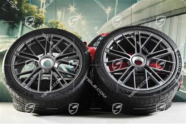 21" Panamera Turbo S Sommerräder Satz, mit Zentralverschluss, Felgen 9,5J x 21 ET71 + 11,5J x 21 ET69 + NEUE Michelin Pilot Sport S5 Sommerreifen 275/35 R21 + 325/30 R21, dark silver