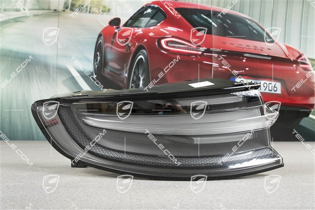 LED lampy tylne, zestaw z blendą klapy, ciemne/czarne, komplet: lewa+prawa+środkowa, srebrny napis „PORSCHE"