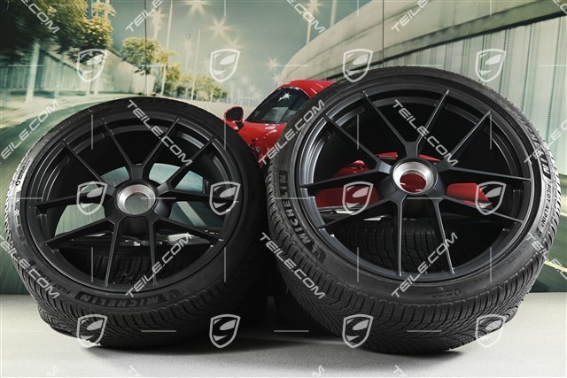 20"+21" Carrera GTS Winterrädersatz mit Zentralverschluss, Felgen 8,5J x 20 ET50 + 11J x 21 ET82 + Michelin Winterreifen 245/35 R20 + 305/30 R21, mit RDK-Sensoren, Antrazitgrau, Laufleistung nur 100 Km