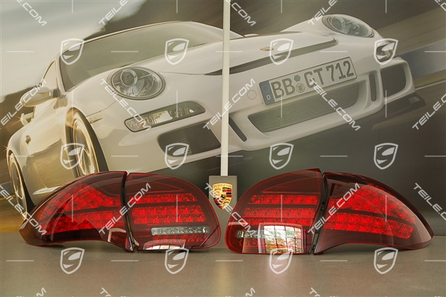 Heckleuchte schwarz-rot, SATZ (4 Teile)