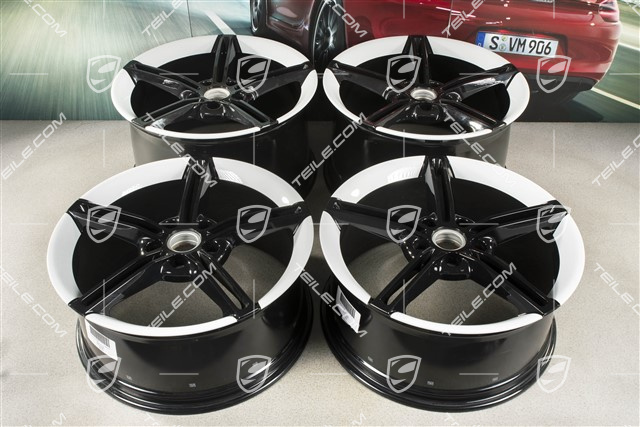 21" Komplet felg Mission E Design, 9,5J x 21 ET60 + 11,5J x 21 ET66, czarny wysoki połysk/Biały Carrera