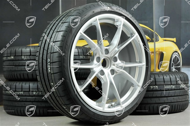 20" Carrera S Sommerräder Satz, Felgen 8J x 20 ET57 + 10J x 20 ET45 + Pirelli Sommerreifen 235/35 ZR20 +265/35 ZR20, silbern, mit RDK-Sensoren