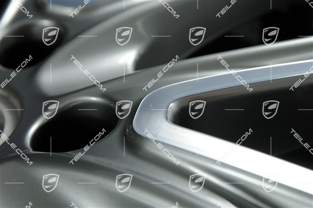 20" Koła zimowe, komplet "Exclusive Design", felgi 9,5 J x 20 ET71 + 10,5 J x 20 ET71 + opony zimowe Michelin Pilot Alpin 4 275/40 R20 + 315/35 R20, srebrna platyna